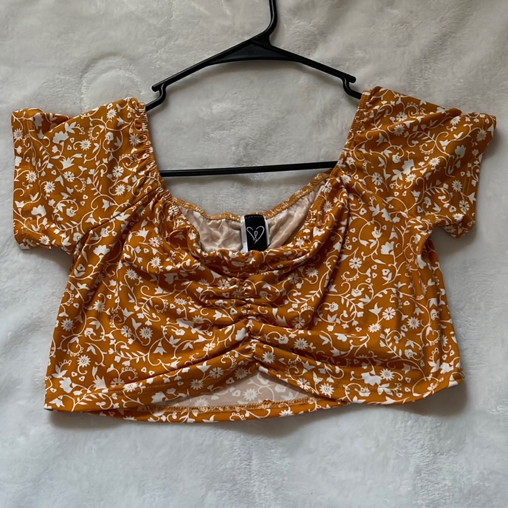 Dark Yellow/white crop top